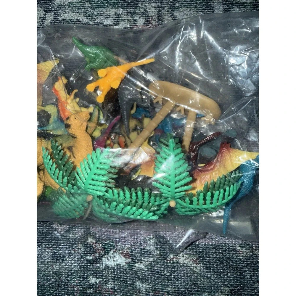 Bag of Assorted Dinosaurs -‎ Green, Orange, Yellow - Dino Fun - Figurines